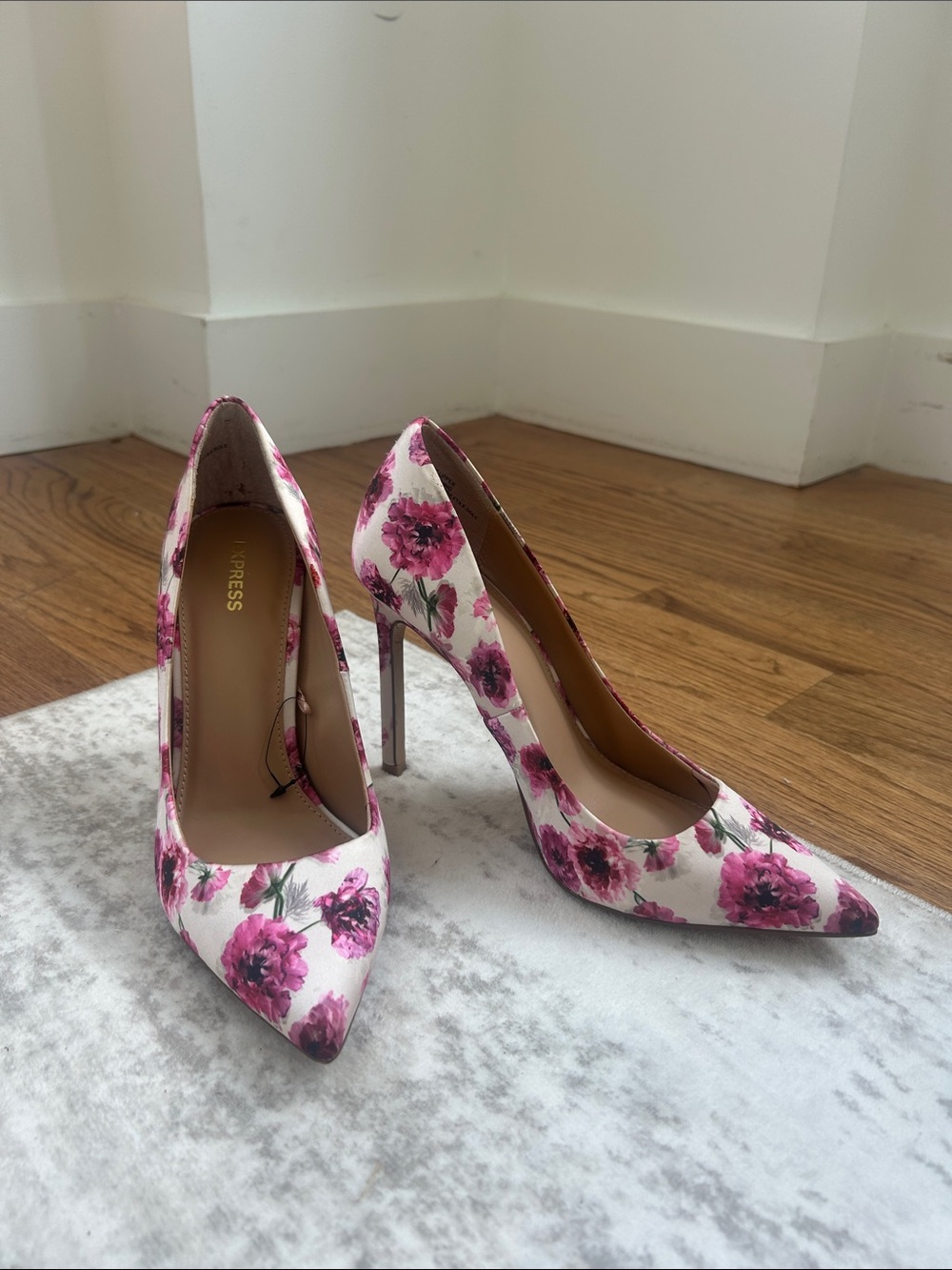 Express White Floral Pointed-Toe Stiletto Heels